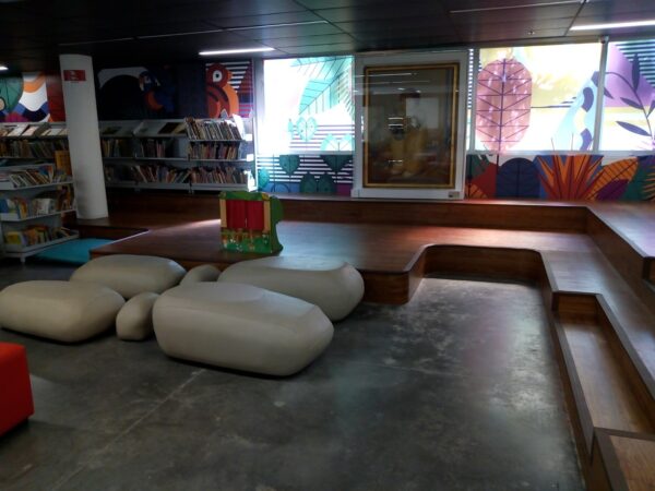 Universidad Piloto Medellin Biblioteca - Imagen 4
